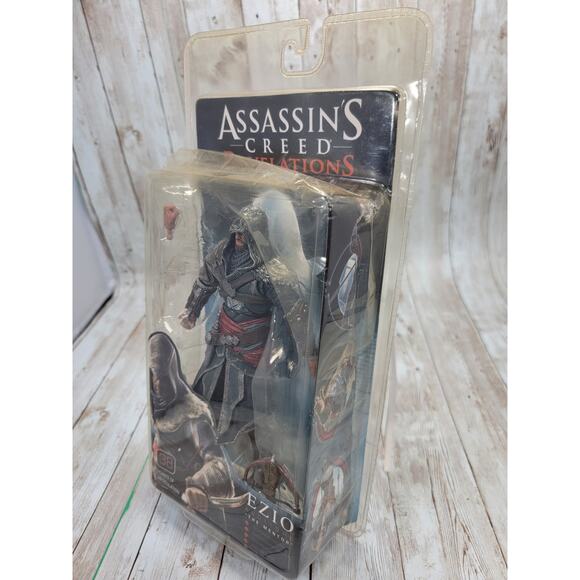 Assassin's Creed Revelations Ezio The Mentor Action Figure New - Picture 4 of 7
